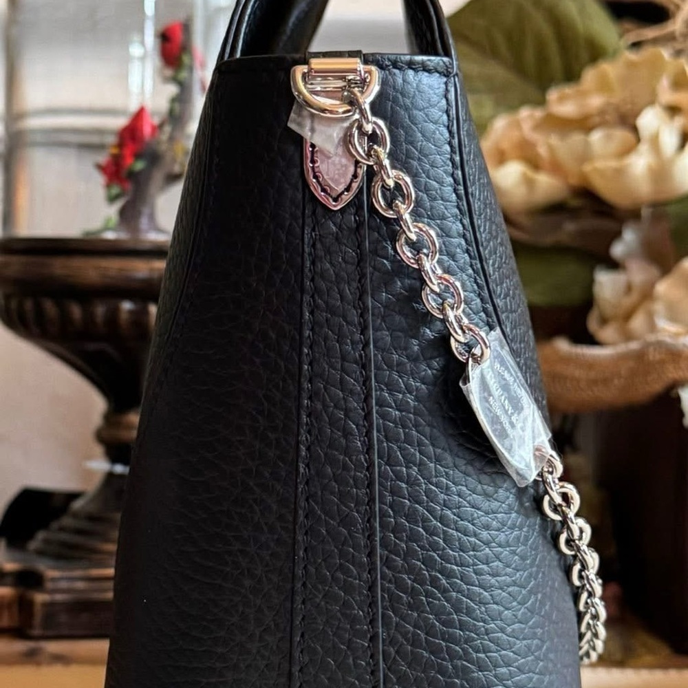 BNWOT VIRAL T&C Heart Leather Bag – Return to Tiffany Black Lowest Price 🖤 - Picture 12 of 16
